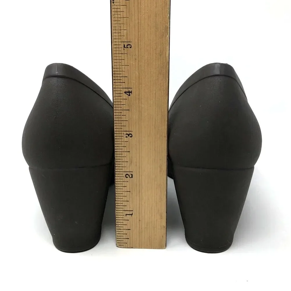 Crocs Lina Wedge Pumps Womens 8 Taupe Slip On Heels Comfort Career Shoes NWOT